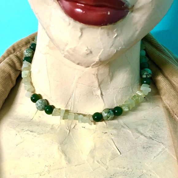 3/$40 VTG Handmade Boho Beaded Choker Necklace~ Aventurine Nuggets/Marbled Jade - Picture 8 of 8